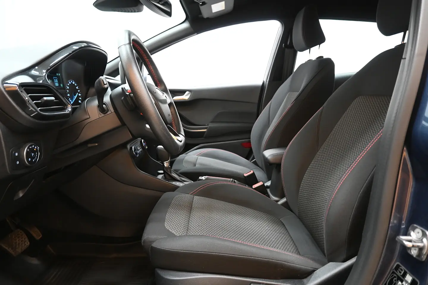 Car Image - 2nSlkwUu7t3oUc2jXfBVSi
