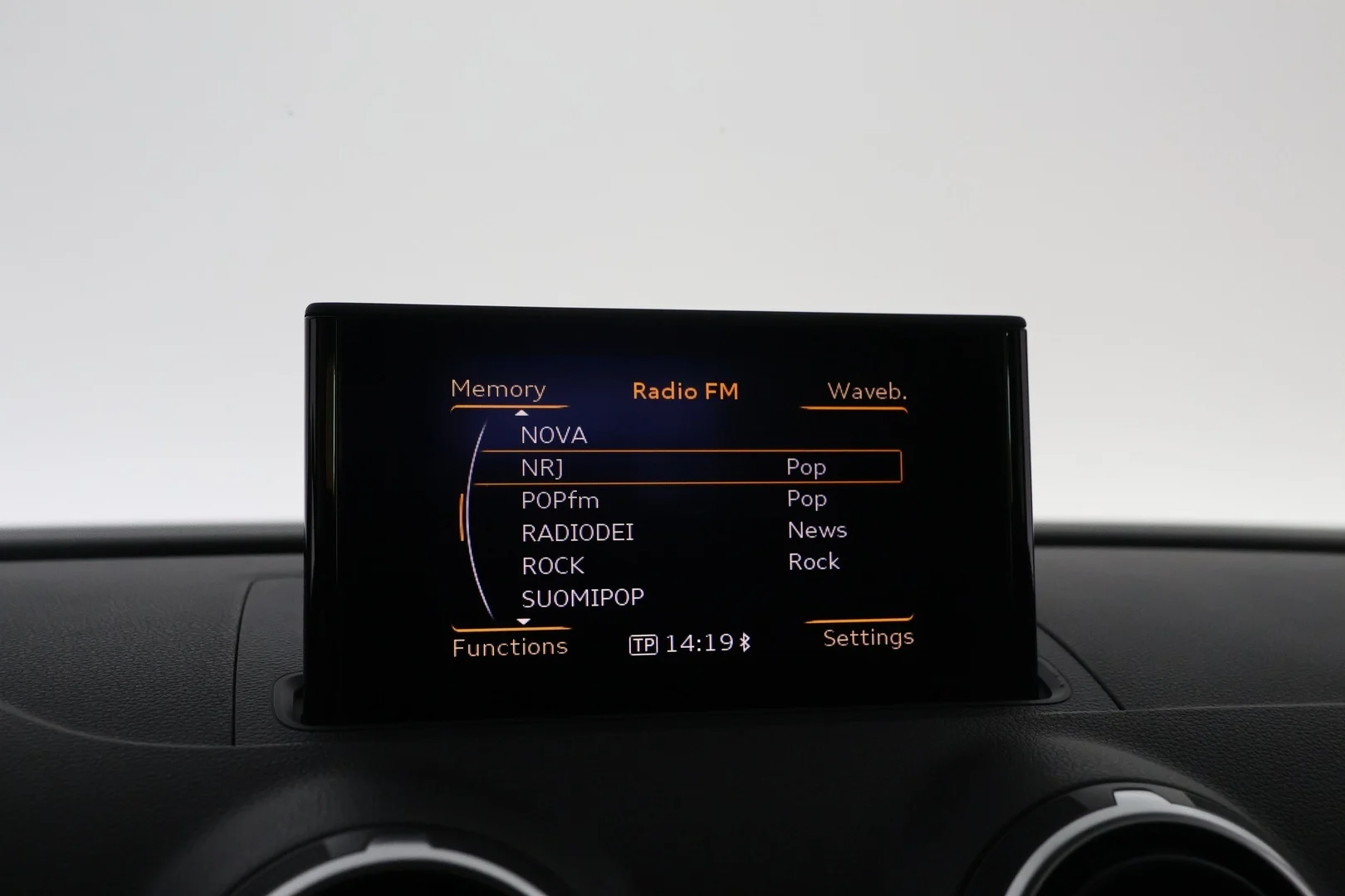 Car Image - 5FwMPiA0Y0BSw9keIxRbLd