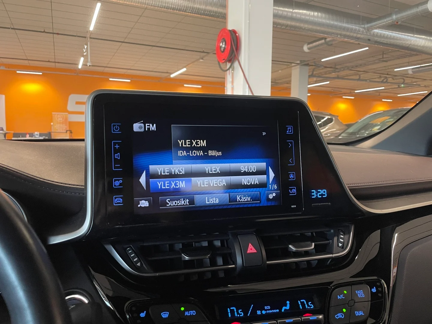 Car Image - 1t2OJg6t1ReeWLSHThB3Vx