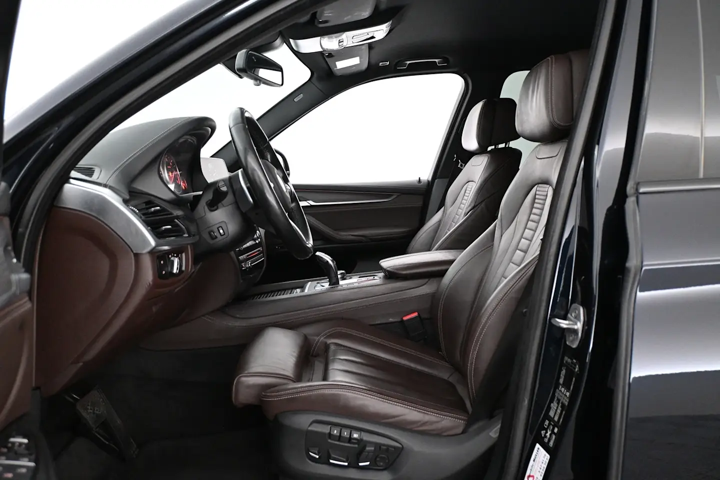 Car Image - 74YU3KjKt4oMLYOl9kUzJz