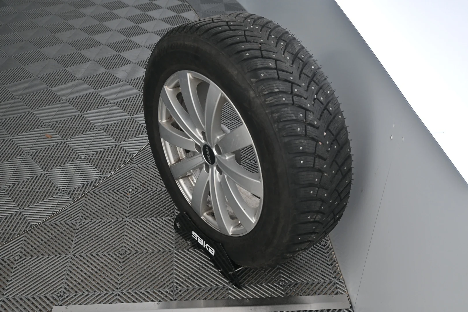 Car Image - 65Hzaj4q2xbuDqVeP5kYwb