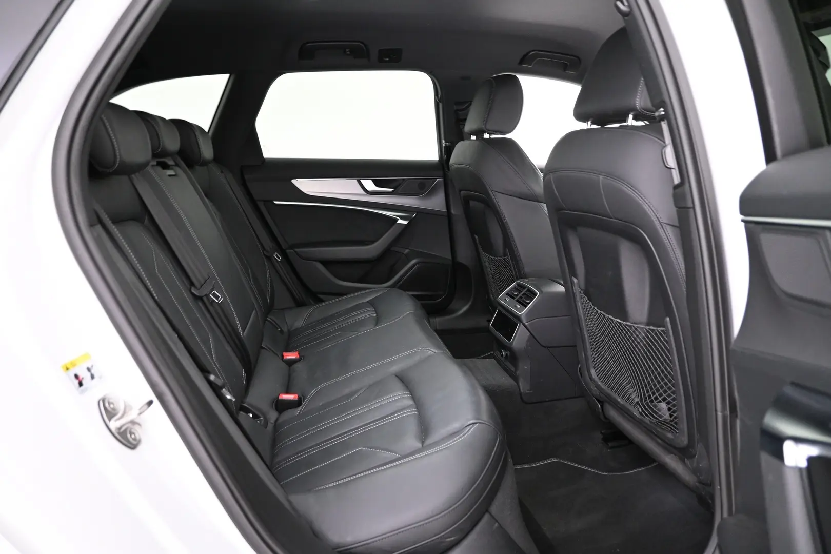 Car Image - 6yLeJR5cqTT8aHlxeuHXbr