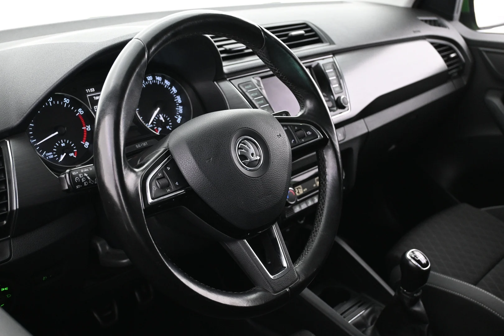 Car Image - 6lhMznVs6TXX85L2XpKu4Q