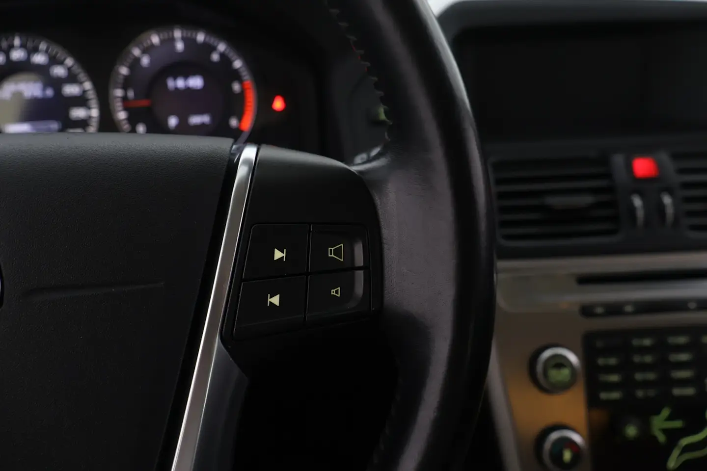 Car Image - Z398X6pXXtfDRMHD5YCeE