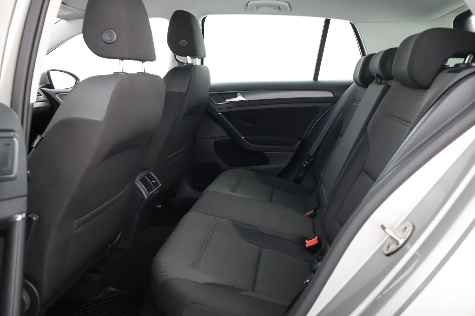 Car Image - 3PUVgrPcMiEPAXT110xNHr