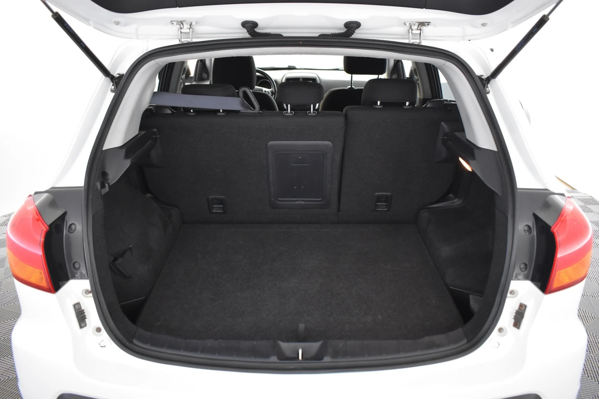 Car Image - 6AhfG2kdJscPiminzPAjsb