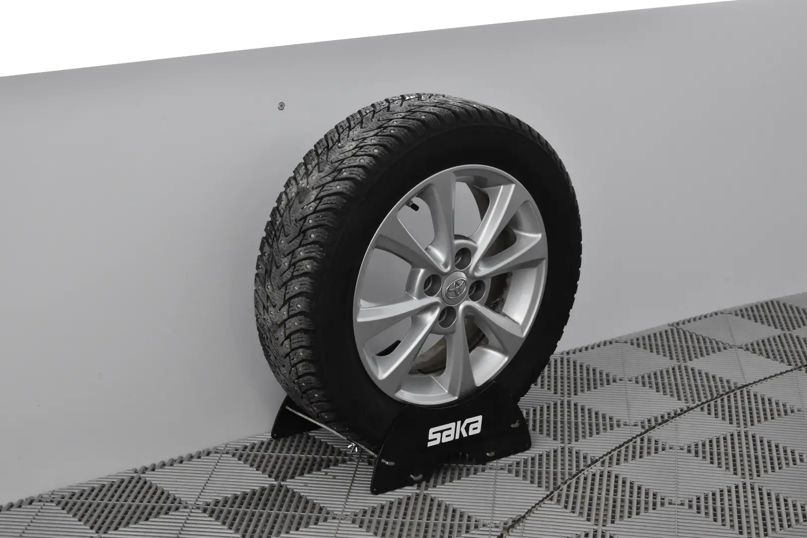 Car Image - 6AUnB3GlTlxyVLmGLVh8xx