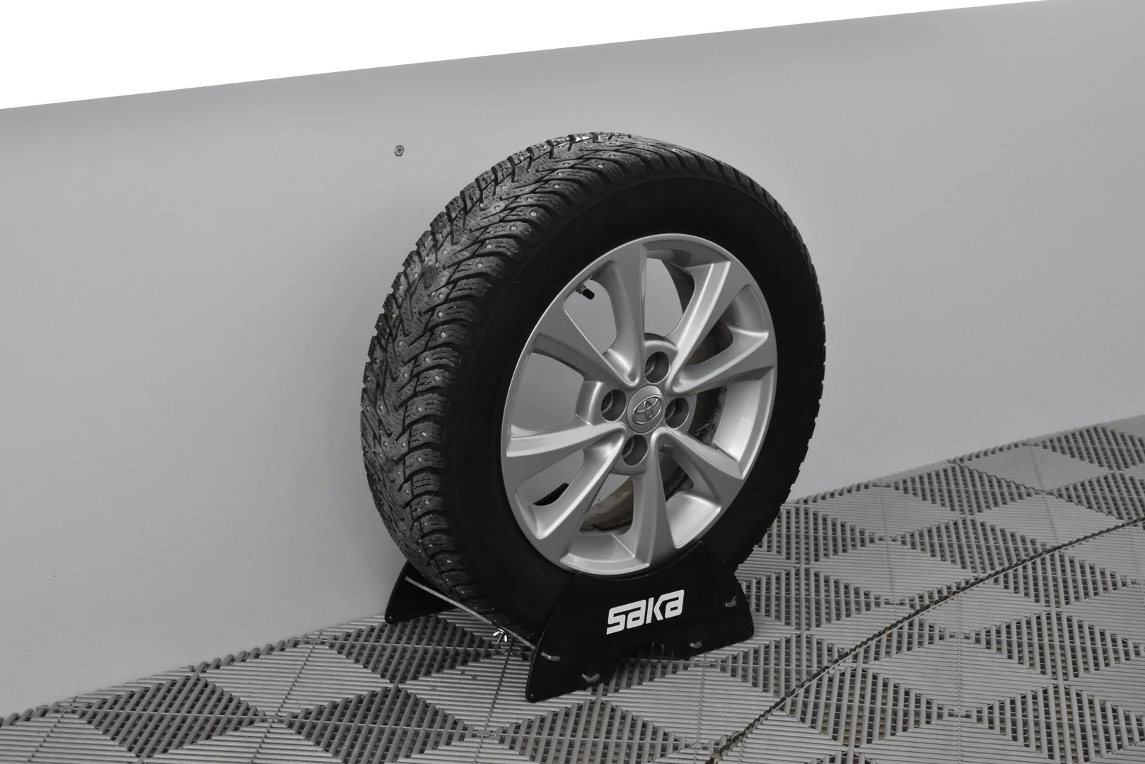 Car Image - 6AUnB3GlTlxyVLmGLVh8xx