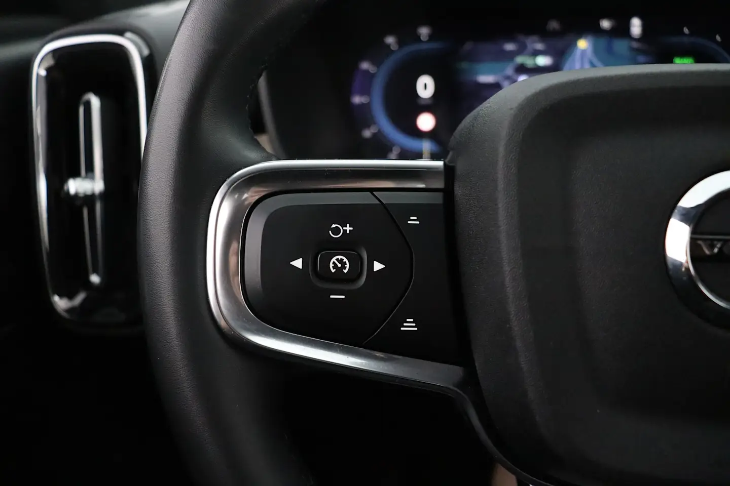 Car Image - 6Jnc2md0wnuzTSzrwXZVoH