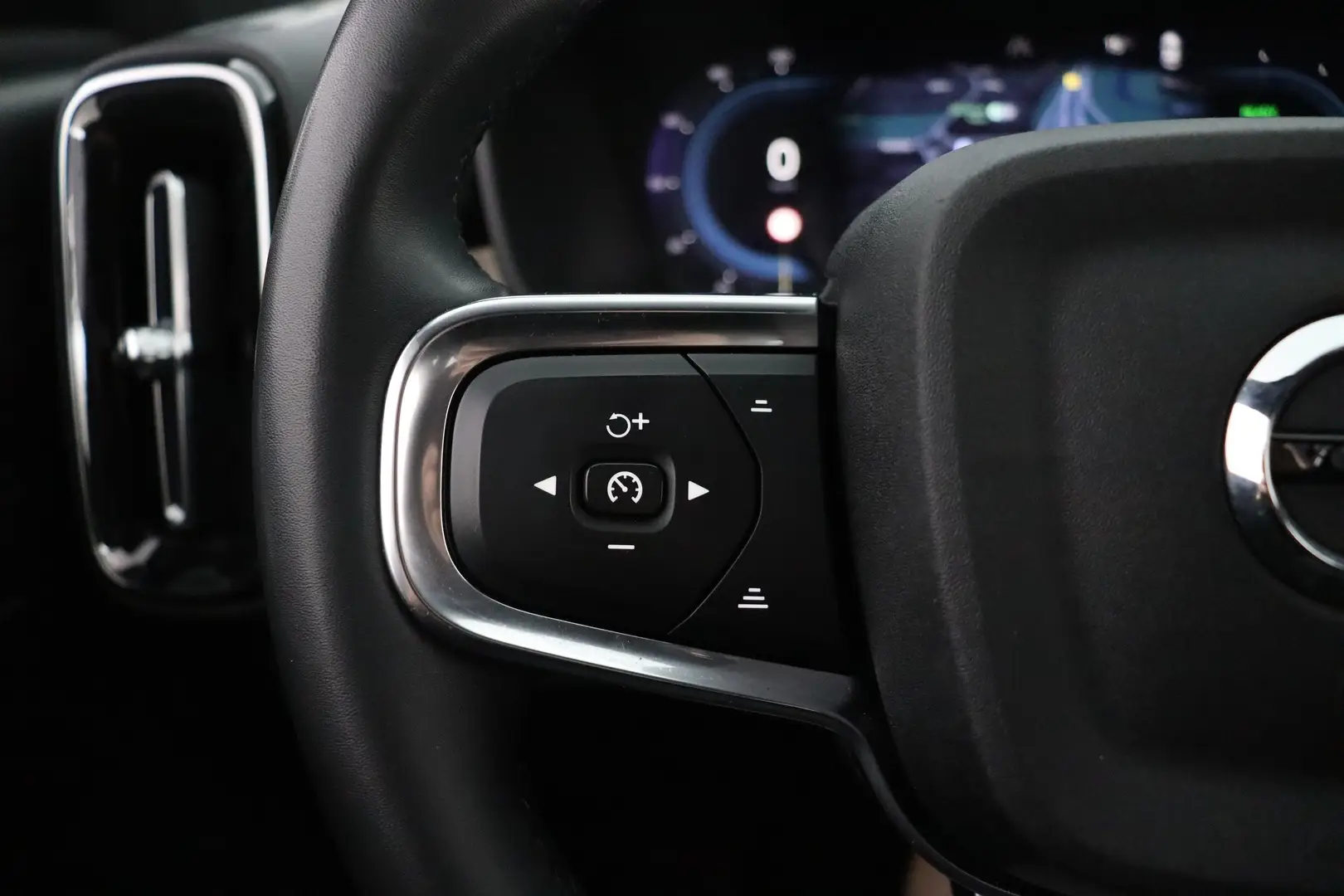 Car Image - 6Jnc2md0wnuzTSzrwXZVoH