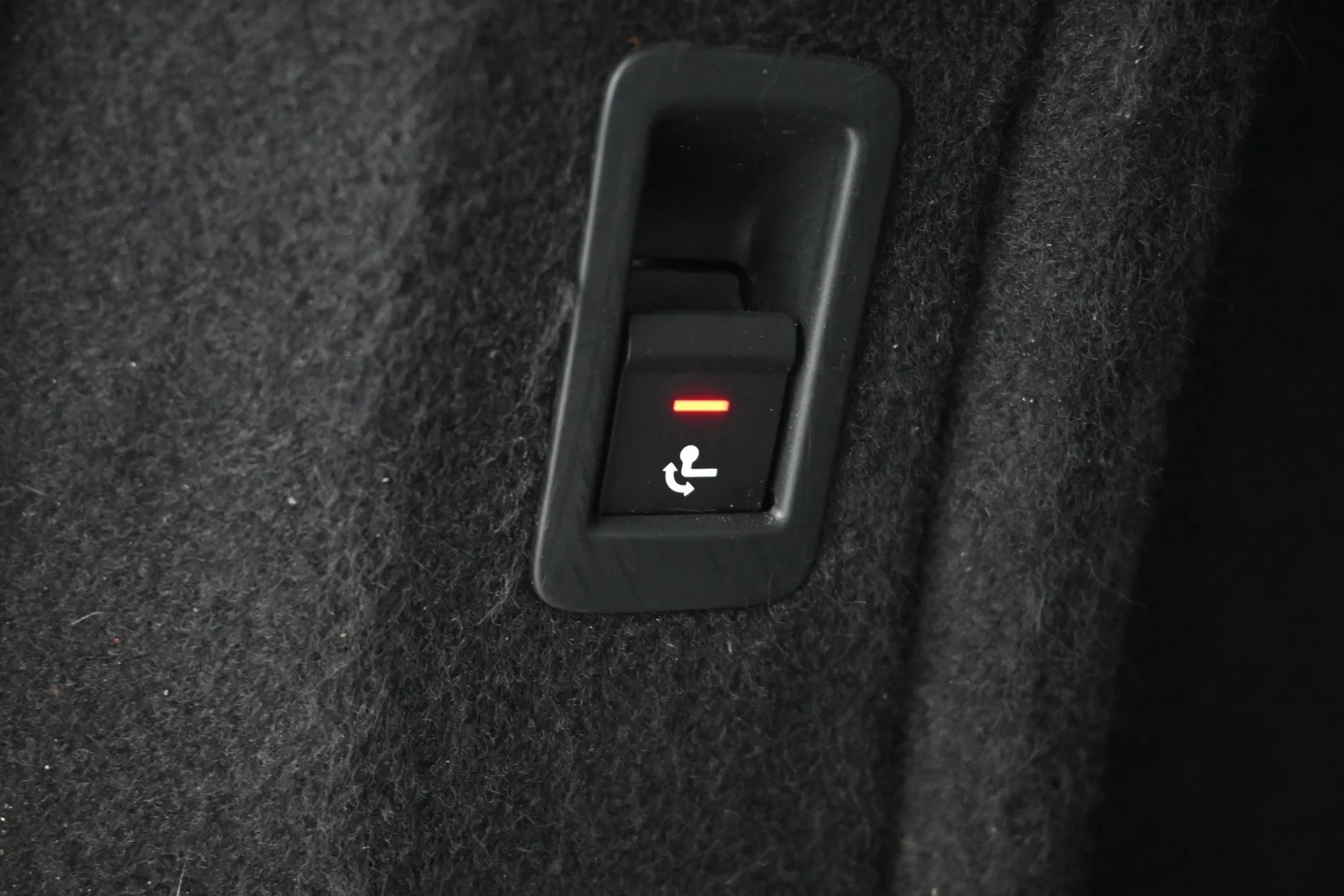 Car Image - EIEKUhBMwKNfCOkYIwOe0