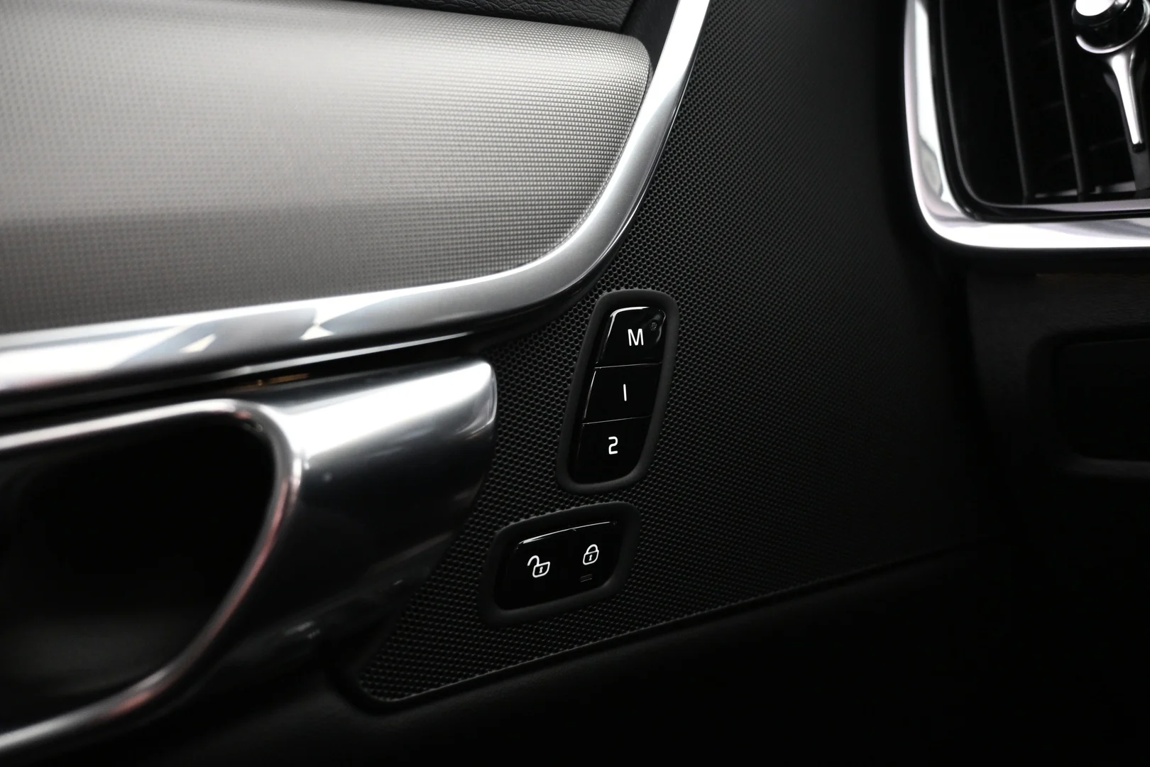 Car Image - 7si1ocLWzjb1Lt8RMh5plm