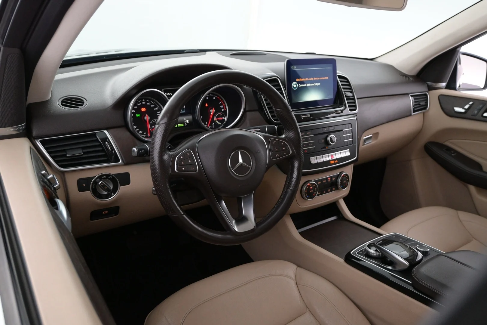 Car Image - 2QhEJfl5J3HzsHCX3ubMQO