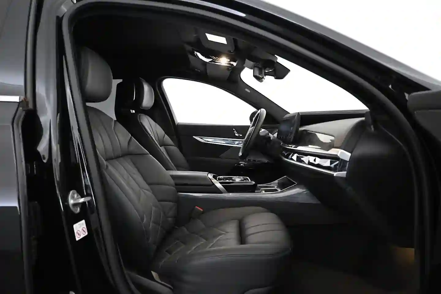 Car Image - 5az1c4F94aKq9M6FX9n1zt
