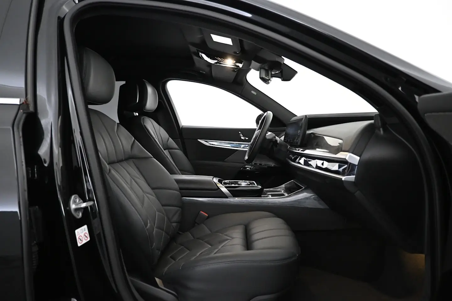 Car Image - 5az1c4F94aKq9M6FX9n1zt