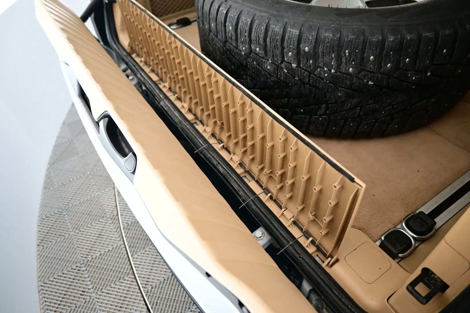 Car Image - 4TYQmdfHynXY8uSVUlIe6P