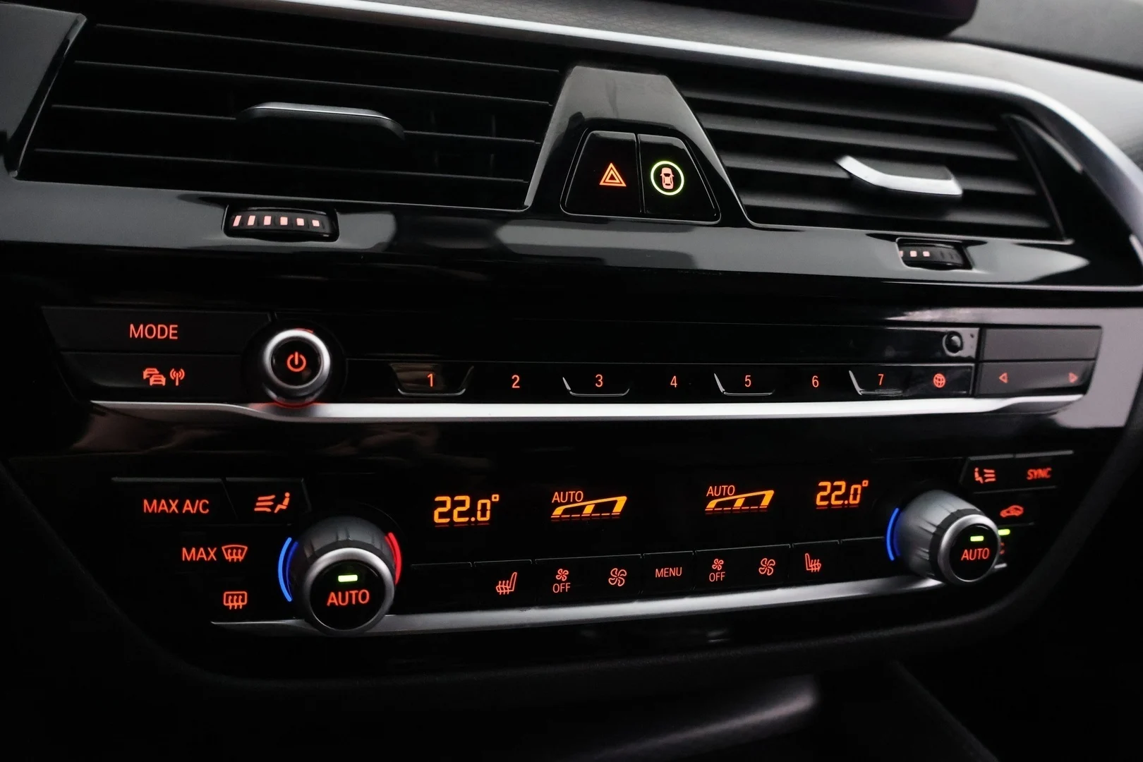 Car Image - 45wvZf5Z4Lr2syUms2CUD1