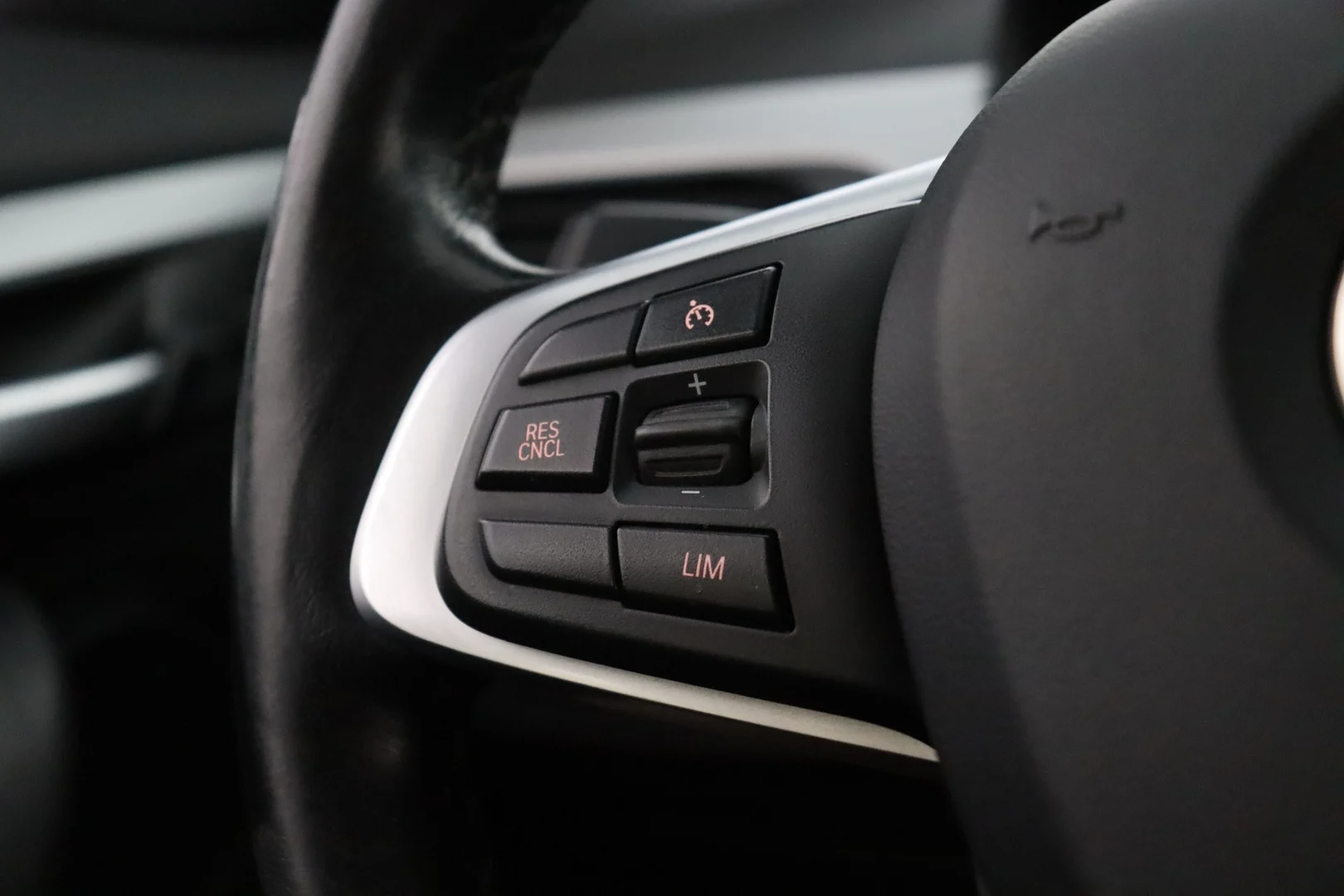Car Image - 52ikV7SWJhYm4j3Cunhhsd