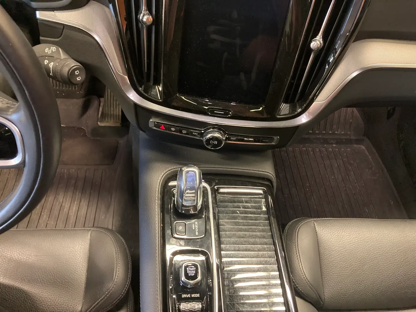 Car Image - 6ZEd1WSOaG038lN2v4Fn3L