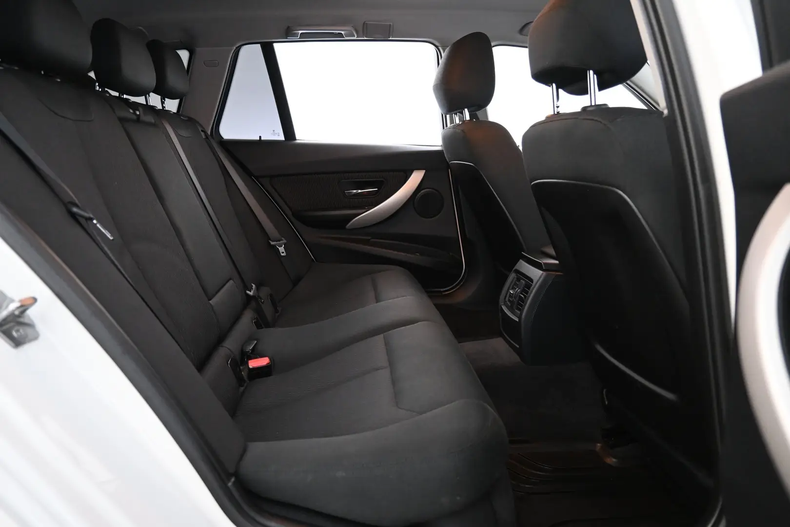 Car Image - 3YJ4VKa1JupOjqZGcy30X3