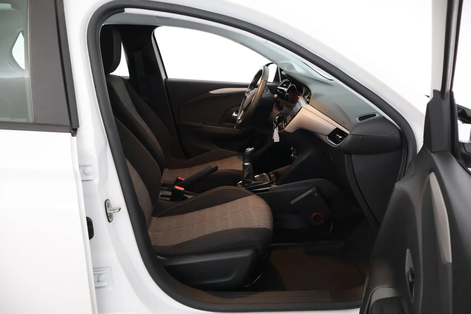 Car Image - VduUhebMctEXxyM7xrY2H