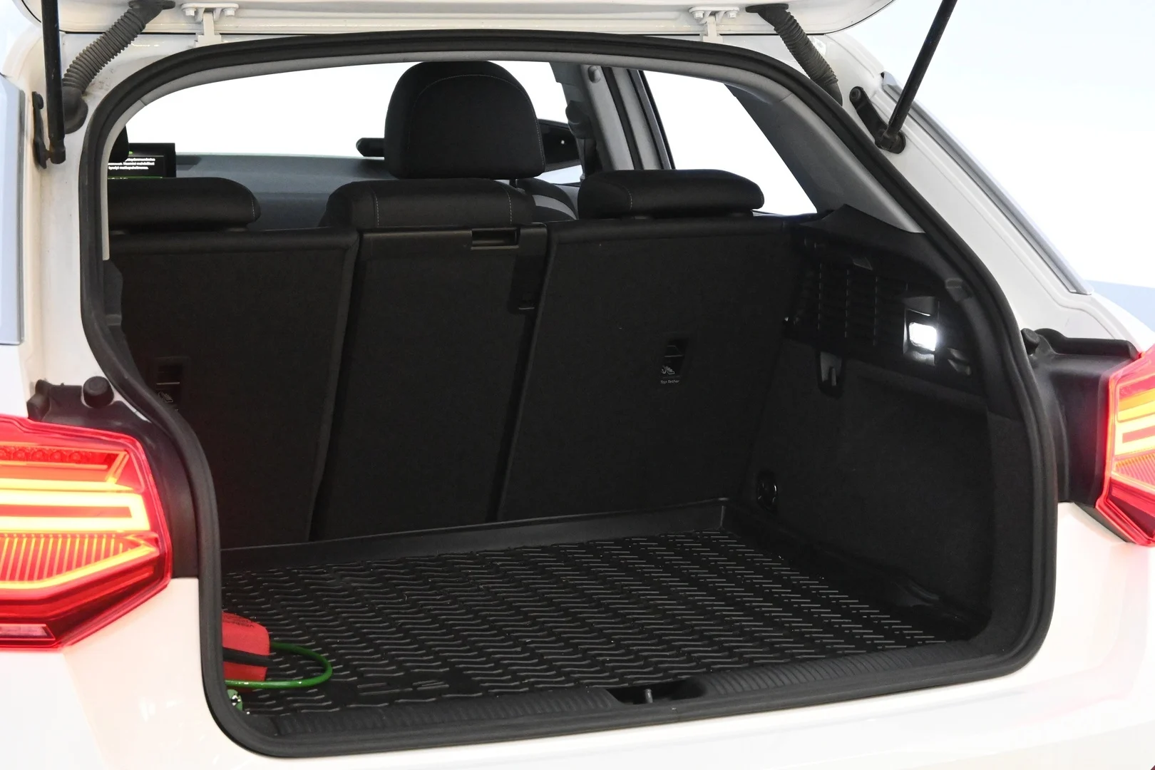 Car Image - 51eGgDoCKMU6rs3G8QoqMn