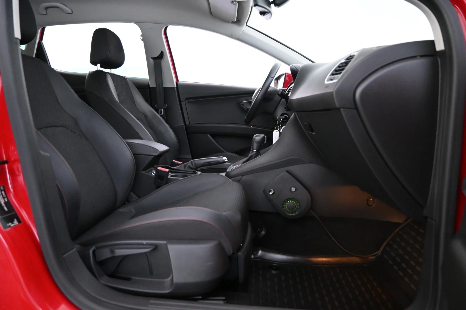 Car Image - 1qrsiY0tzcSMVQoyHjg4cR