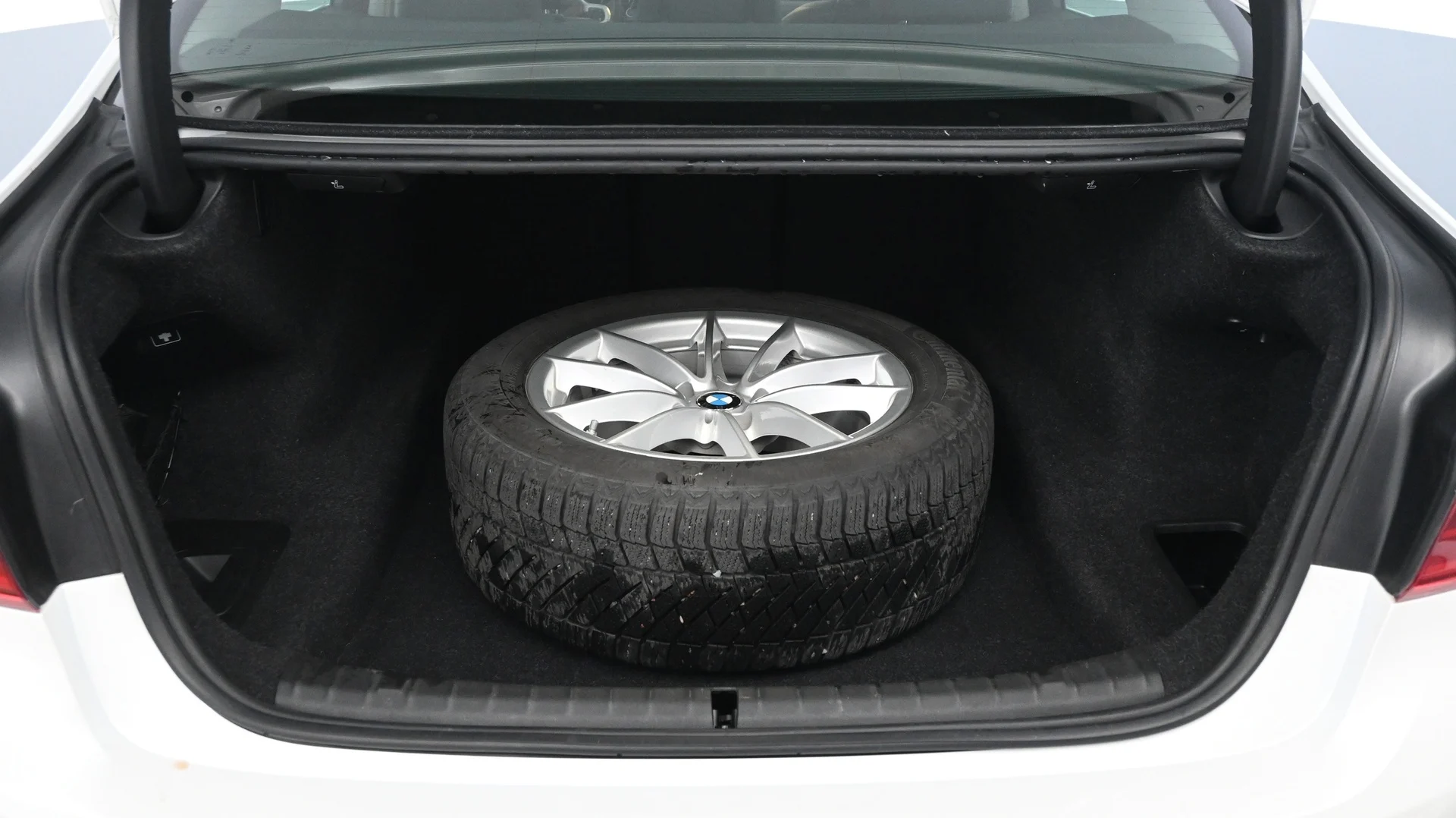 Car Image - 1APMFPkNTcxT2FmUV0gibf