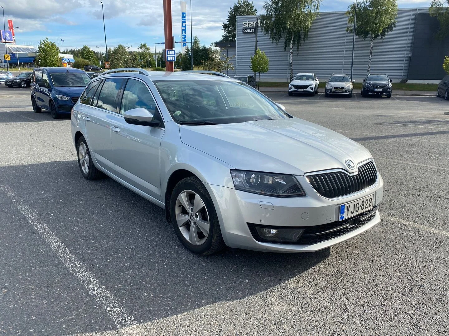 Car Image - qKAmhoaWP5AUHXptkhEBR