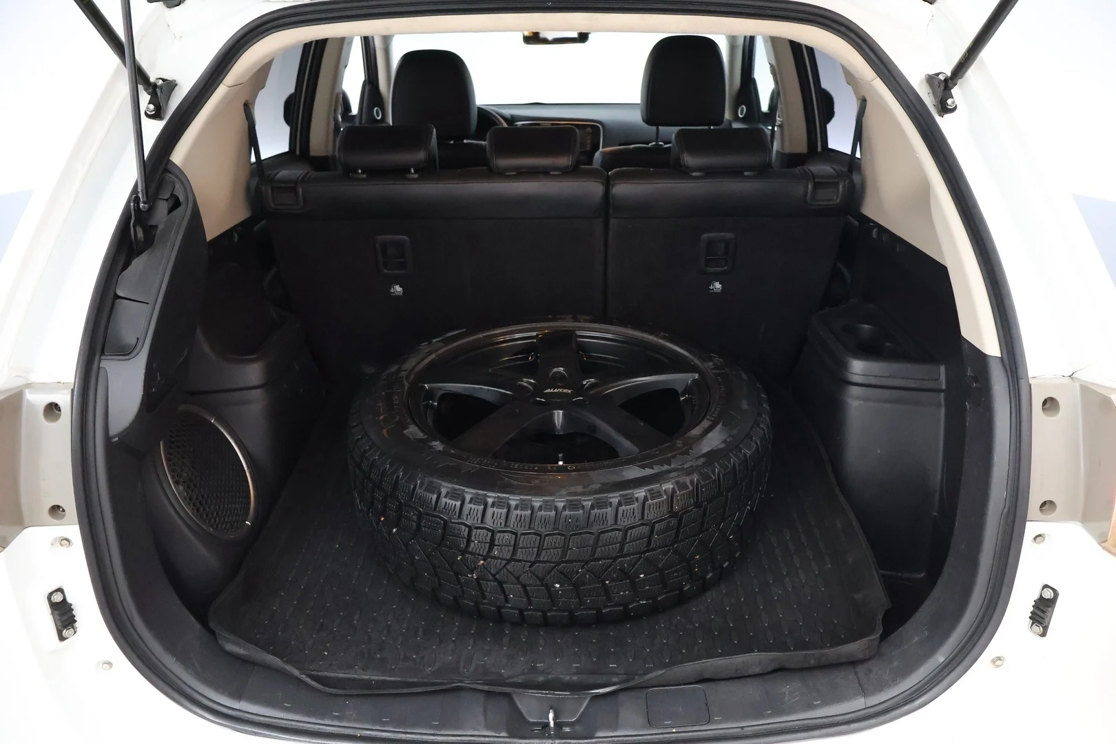 Car Image - 2ksgP3X7I64bMrcRHrU4gH