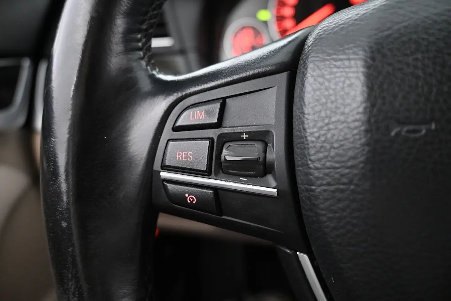 Car Image - 1xiNvUx4a9UokOEICBEQAJ