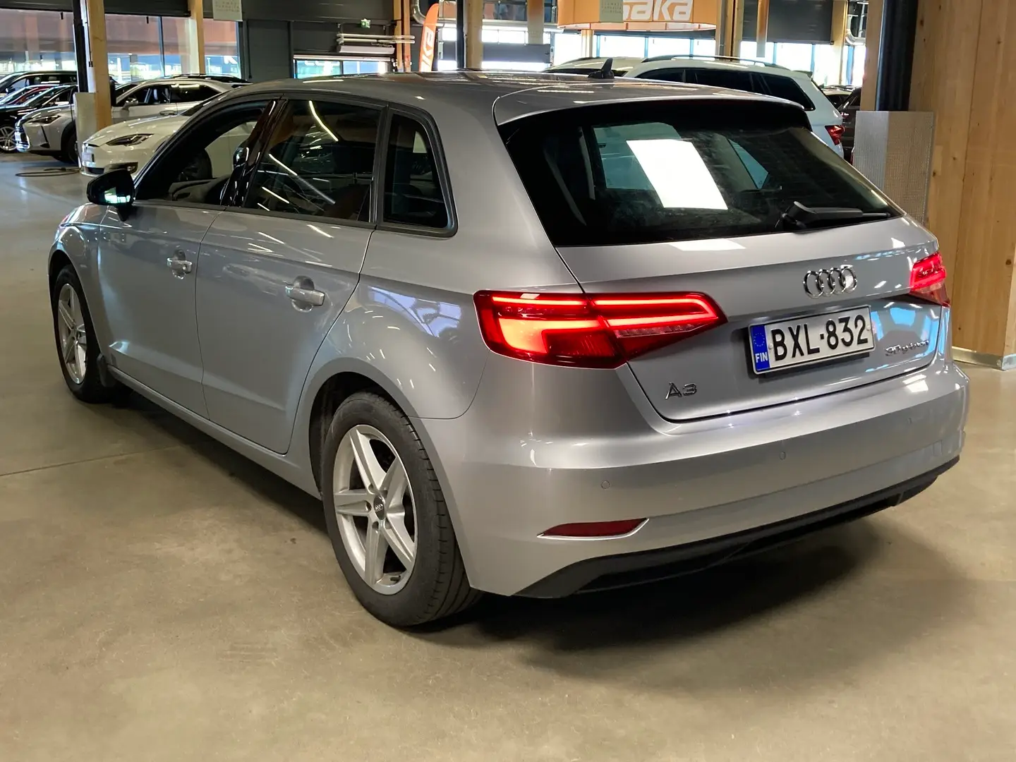 Car Image - 4MxS7hTw4DHG81ItsDxuoV