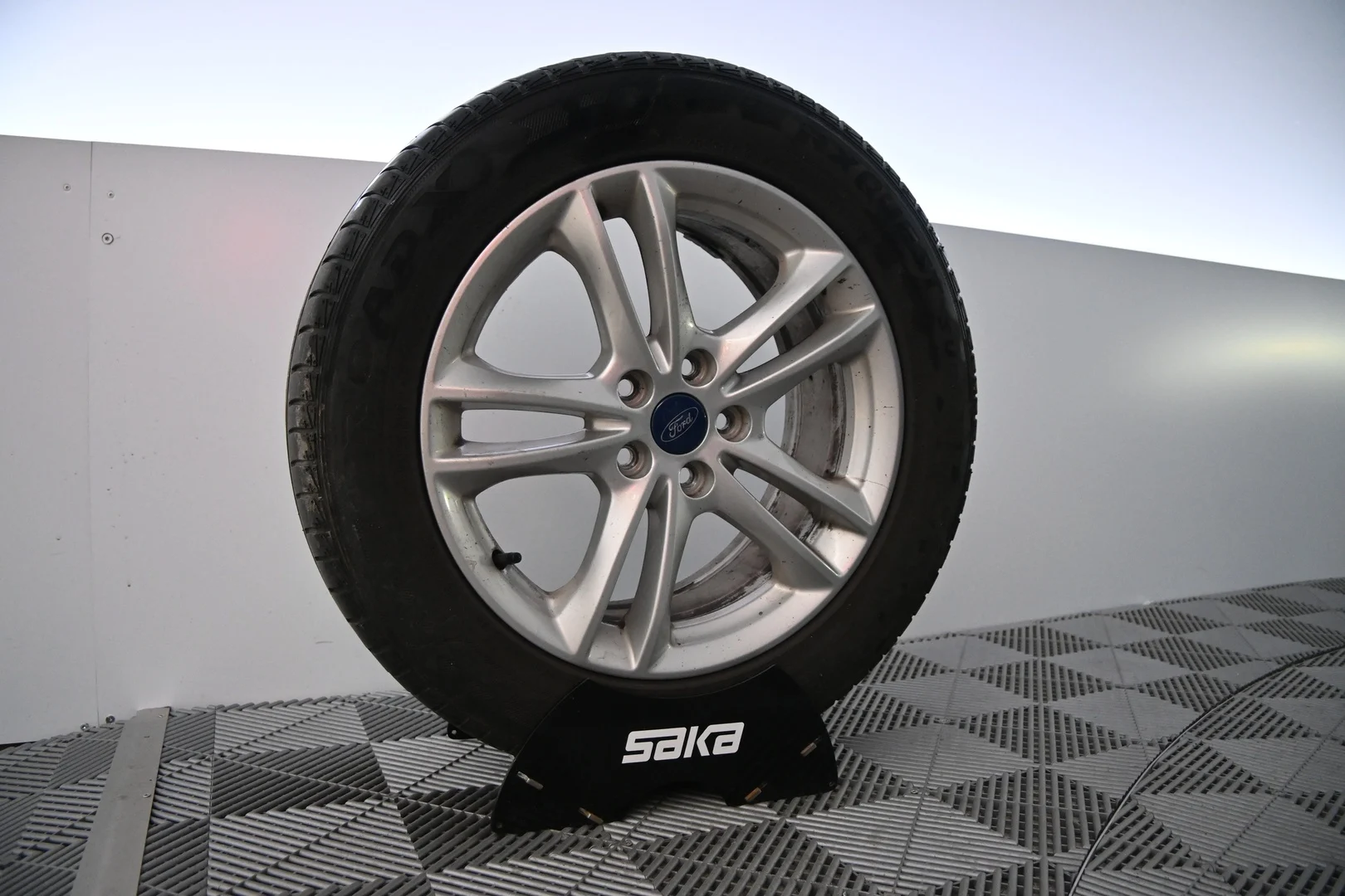 Car Image - 3ysM5DYewEmg9R5RETZ0o6