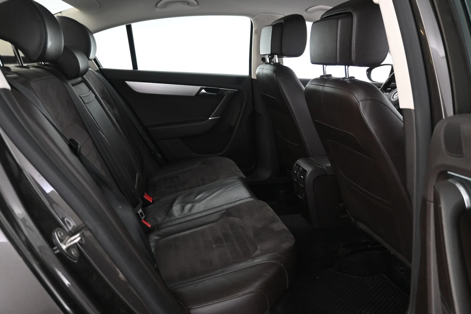 Car Image - 2JeVvryHOLRqGMZWzh7QqA