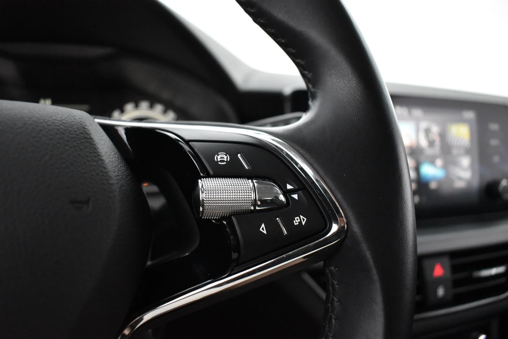 Car Image - 7F98D2P3zRVgQgZ7NsXRaM