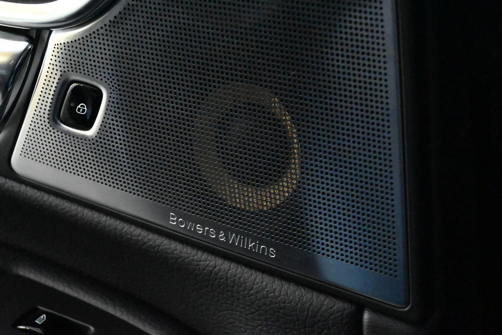 Car Image - 4zanVJC6PczF7OE8FDw947