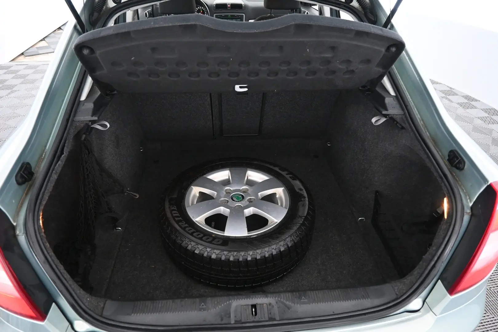 Car Image - 7F6NBdMk7TtO2vuyHZ6TwM