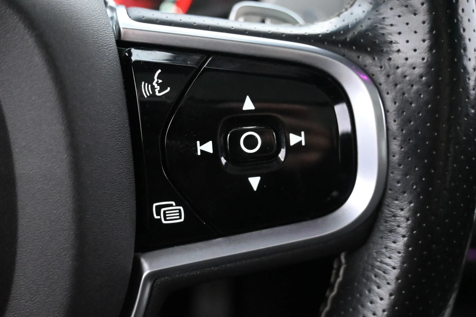 Car Image - 1Ccb0U8MnKBp6X1uOLjUoF
