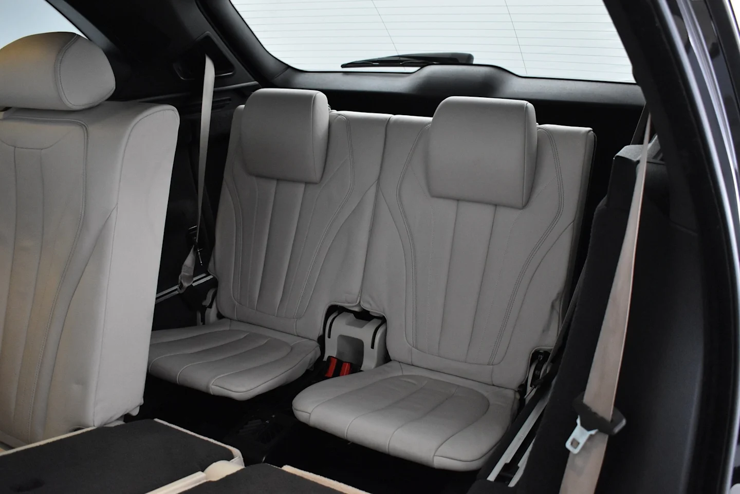 Car Image - 1Rrzv3BNPUTOUasM9SXhL5