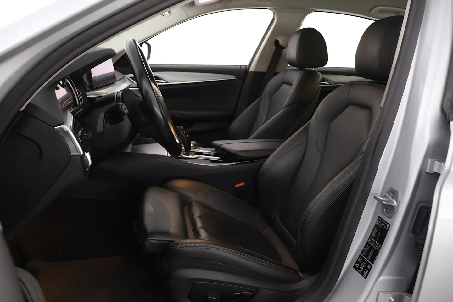 Car Image - 1nWlENejLu9se5XcZMLbml