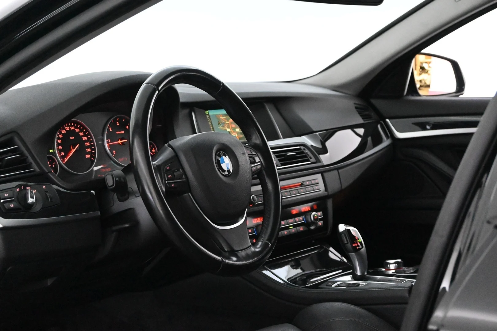 Car Image - 53mm3YxiO2YJuxRFDCdBo0