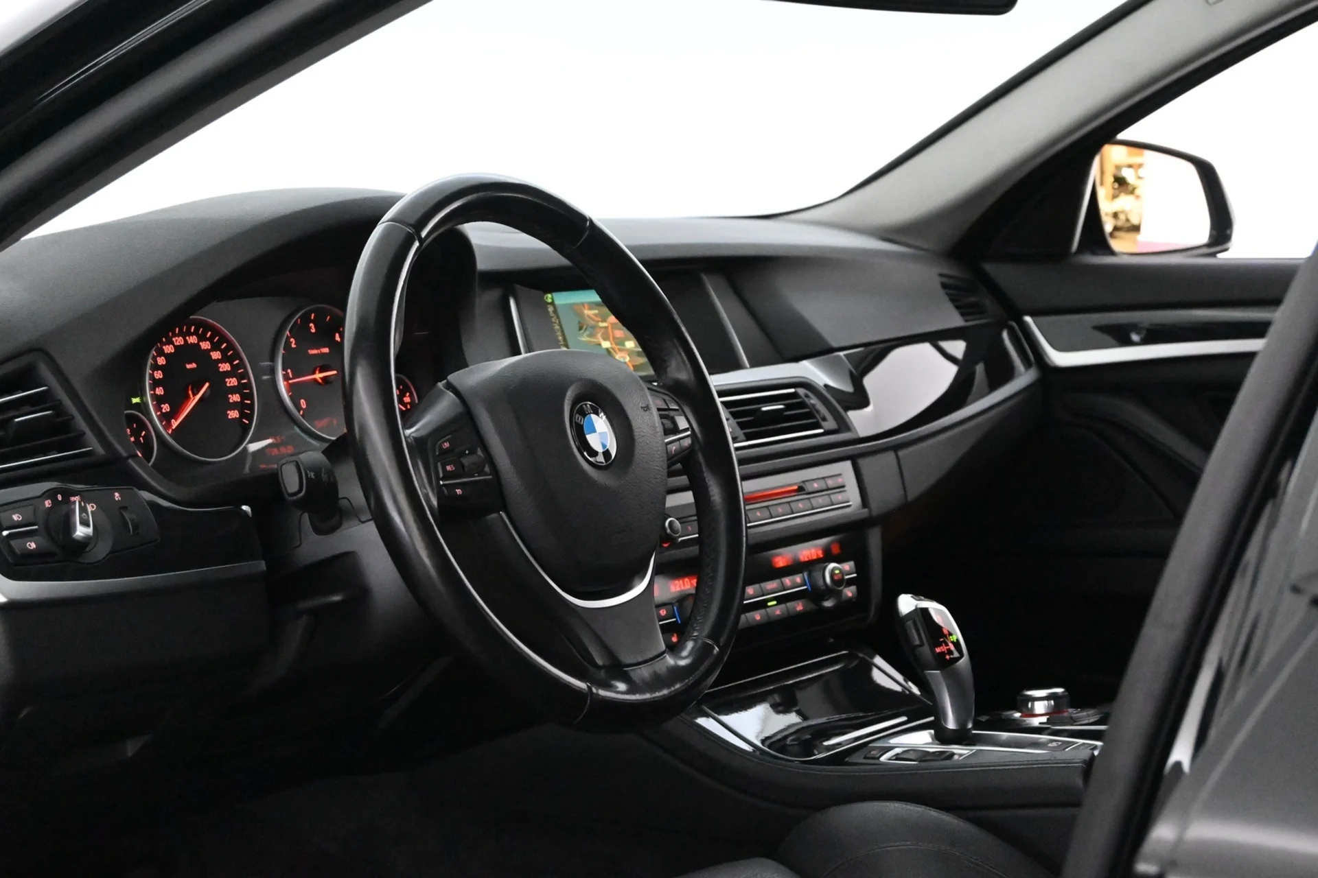 Car Image - 53mm3YxiO2YJuxRFDCdBo0