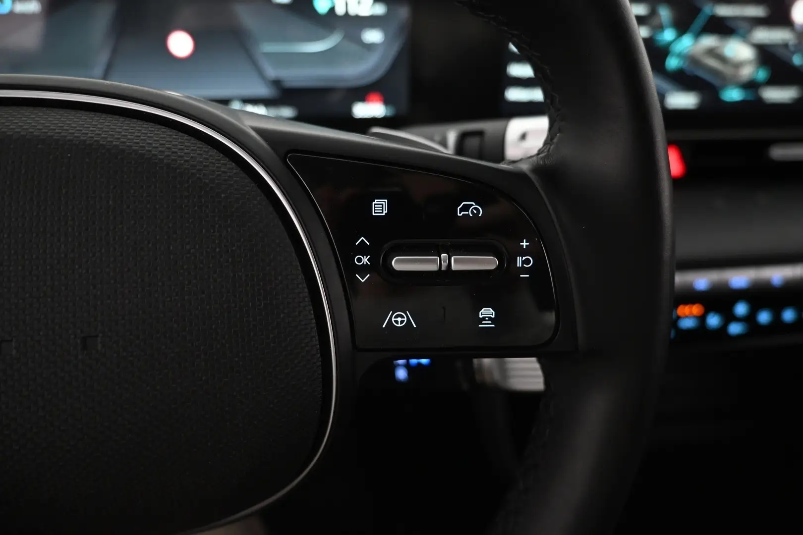 Car Image - 46uEWryf5h9j48cRdEV9U1