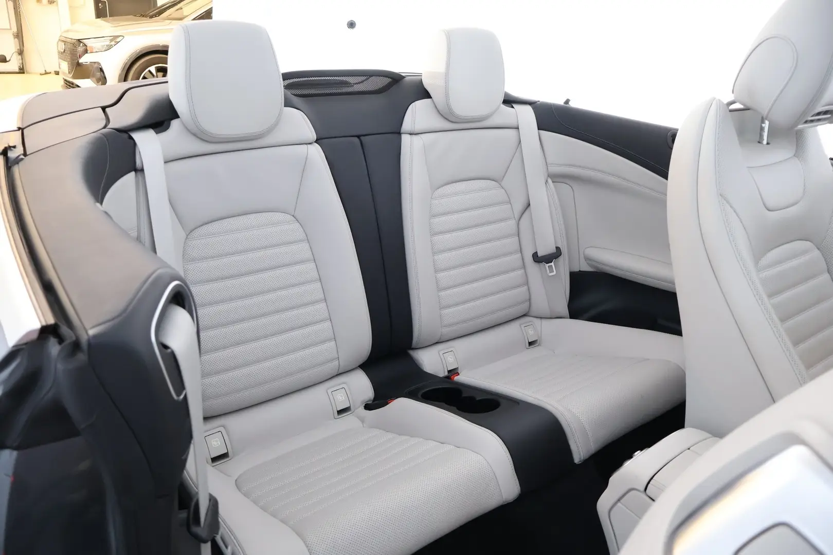 Car Image - 3fBXaejgBTpfaBWfKca1XI