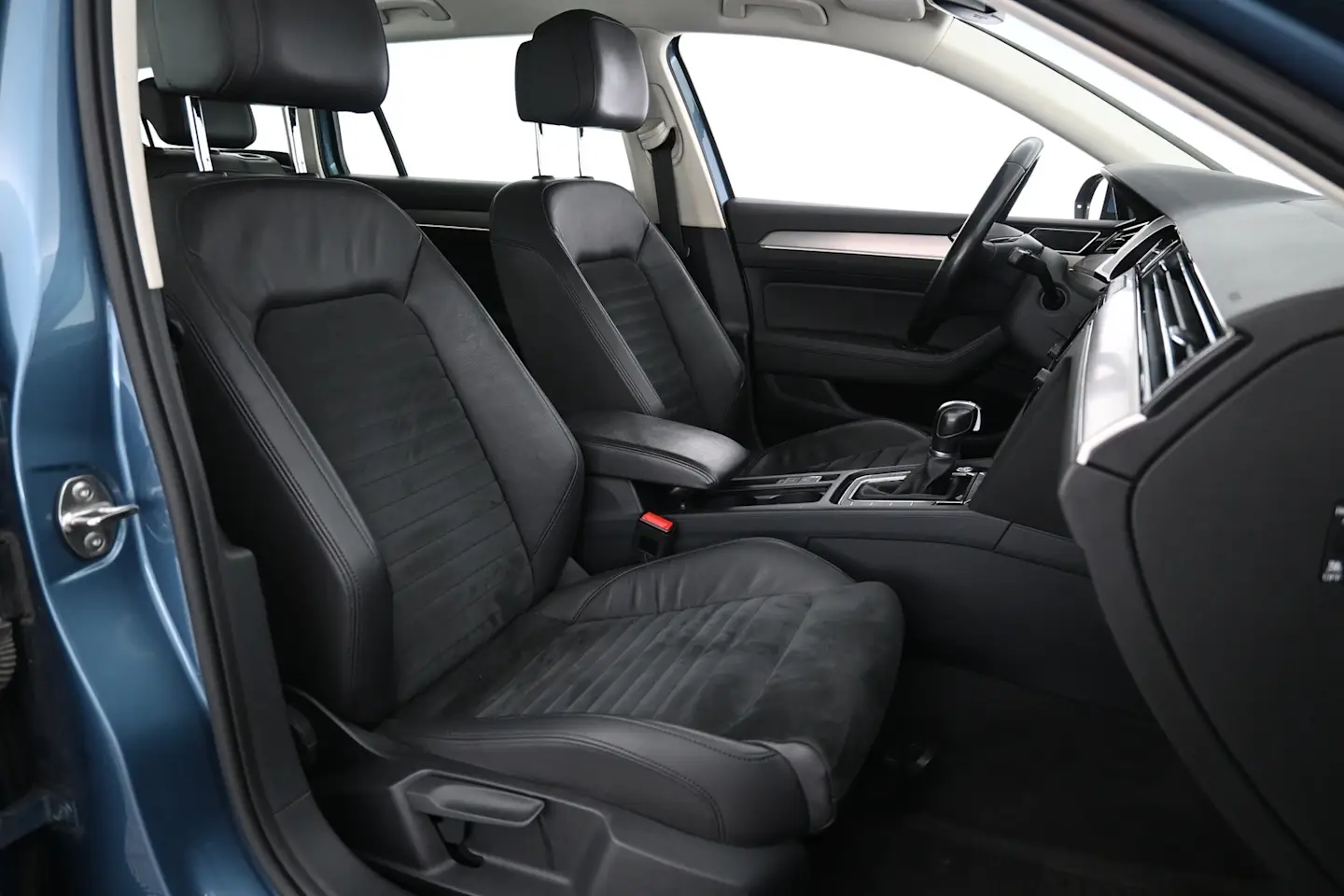Car Image - AmPOWkyIszQ86j5yAwRQf