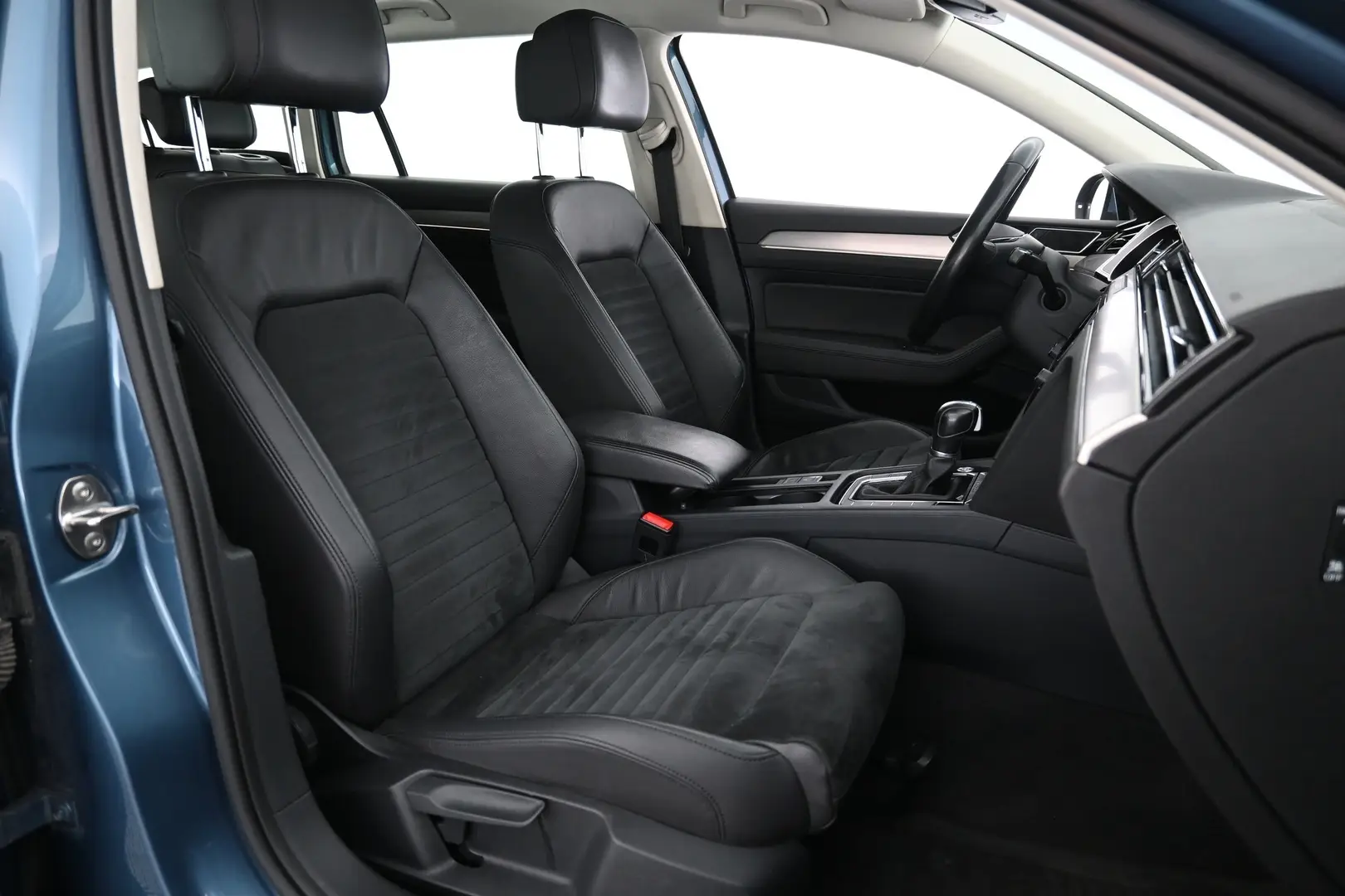 Car Image - AmPOWkyIszQ86j5yAwRQf