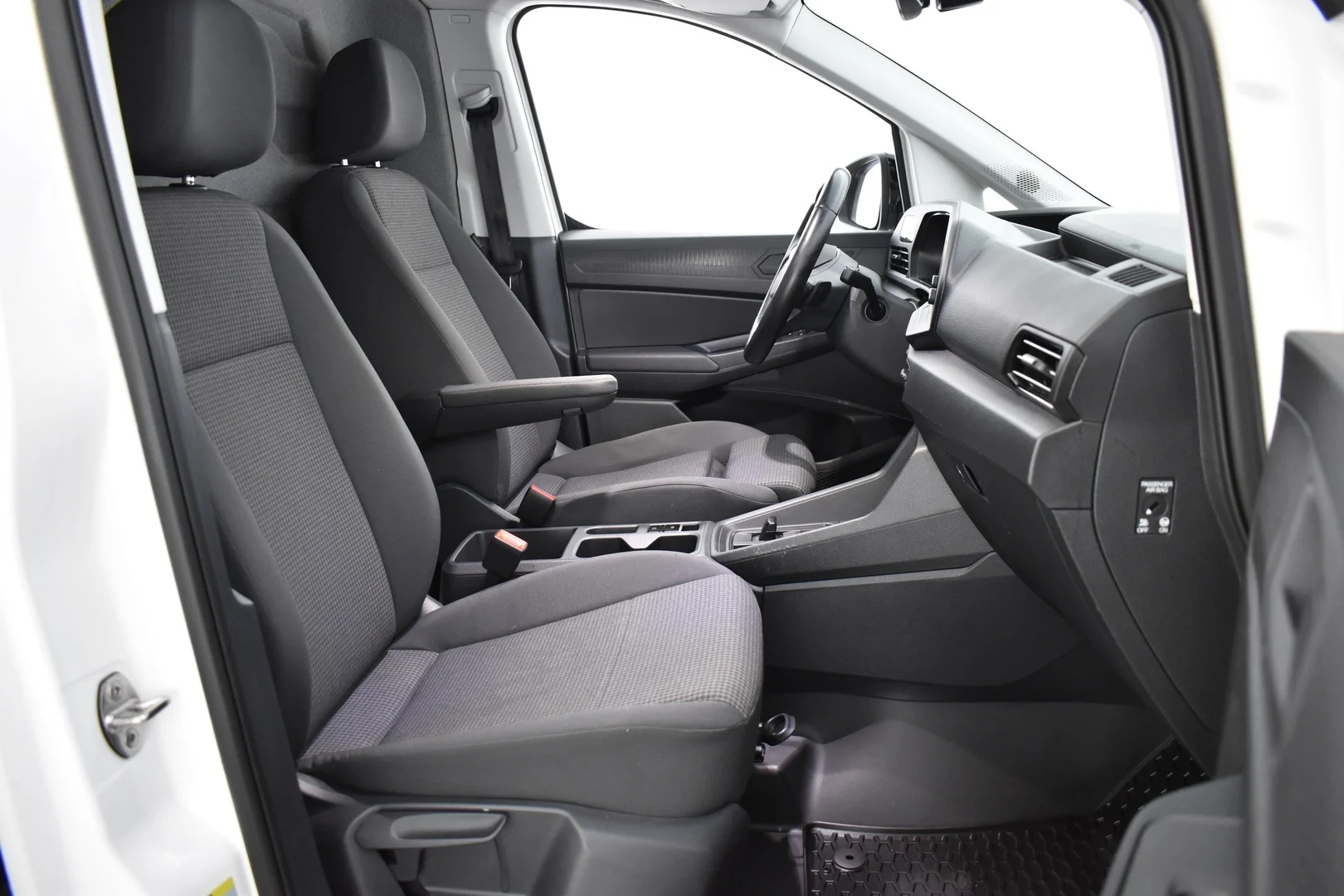 Car Image - 4GYxTBtqgggNB2f2r2x541