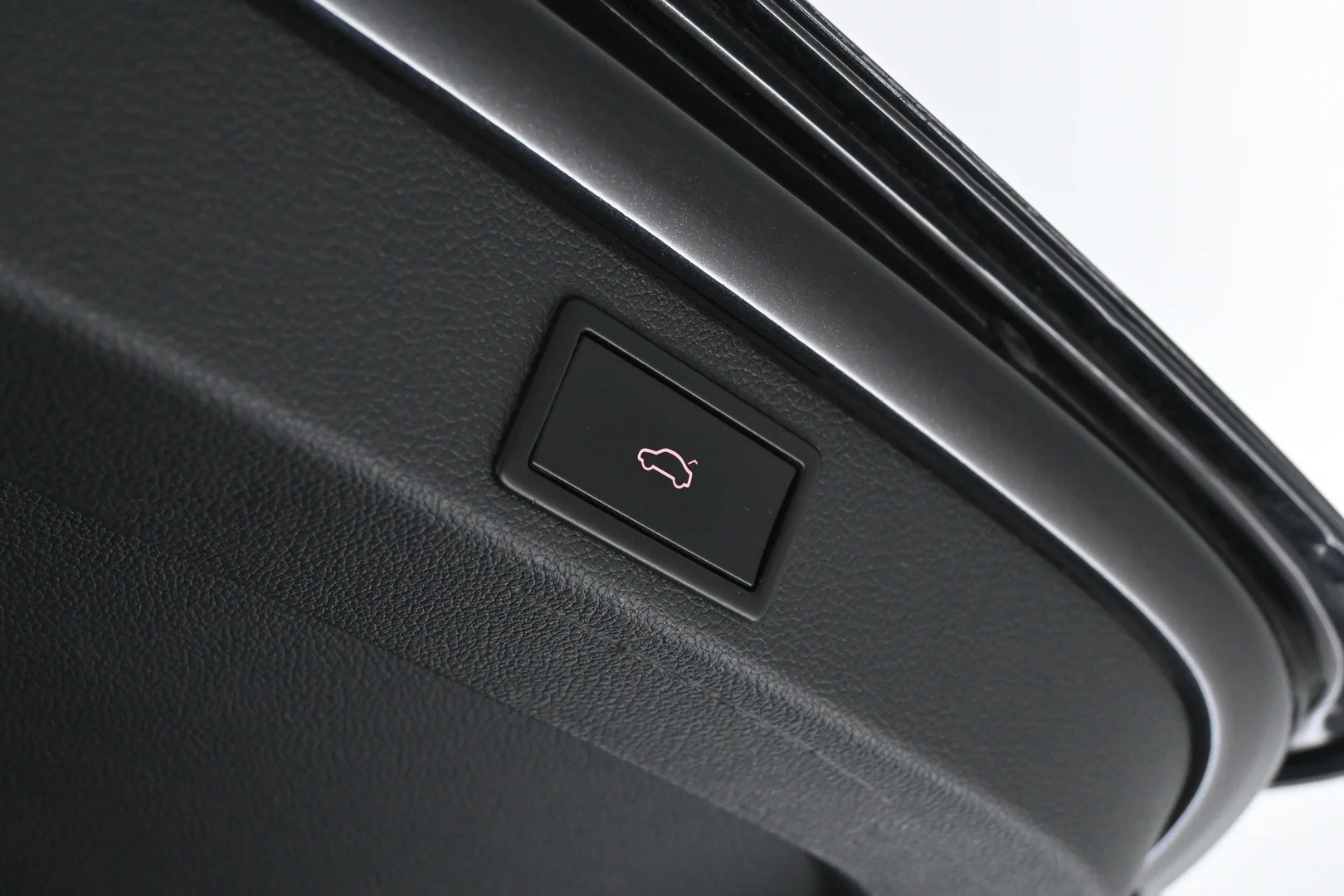 Car Image - zUvqFzreCXsyLiNV7CtkP