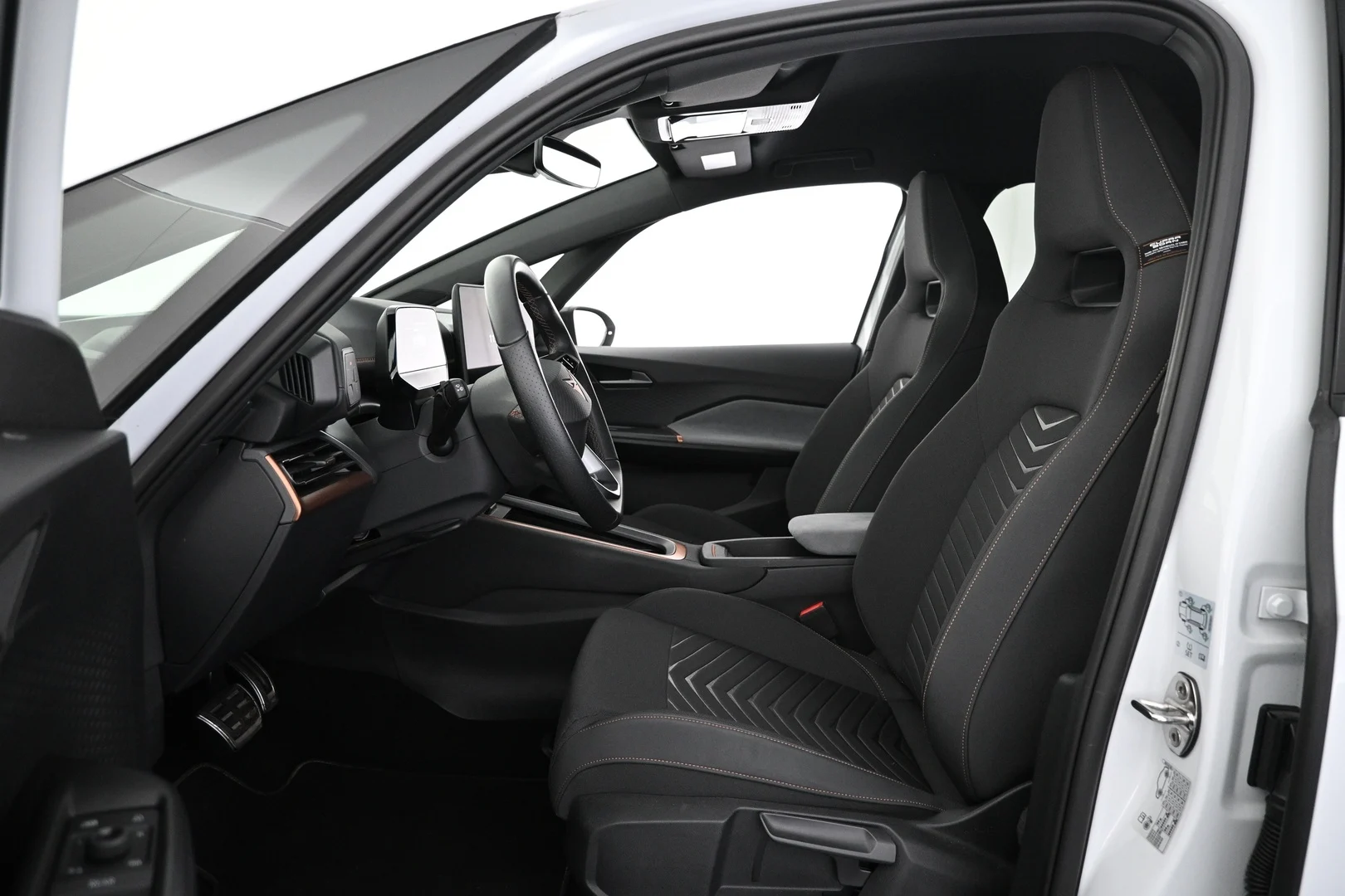 Car Image - 2ImJ4lELK1RcYePWUTV8Ck