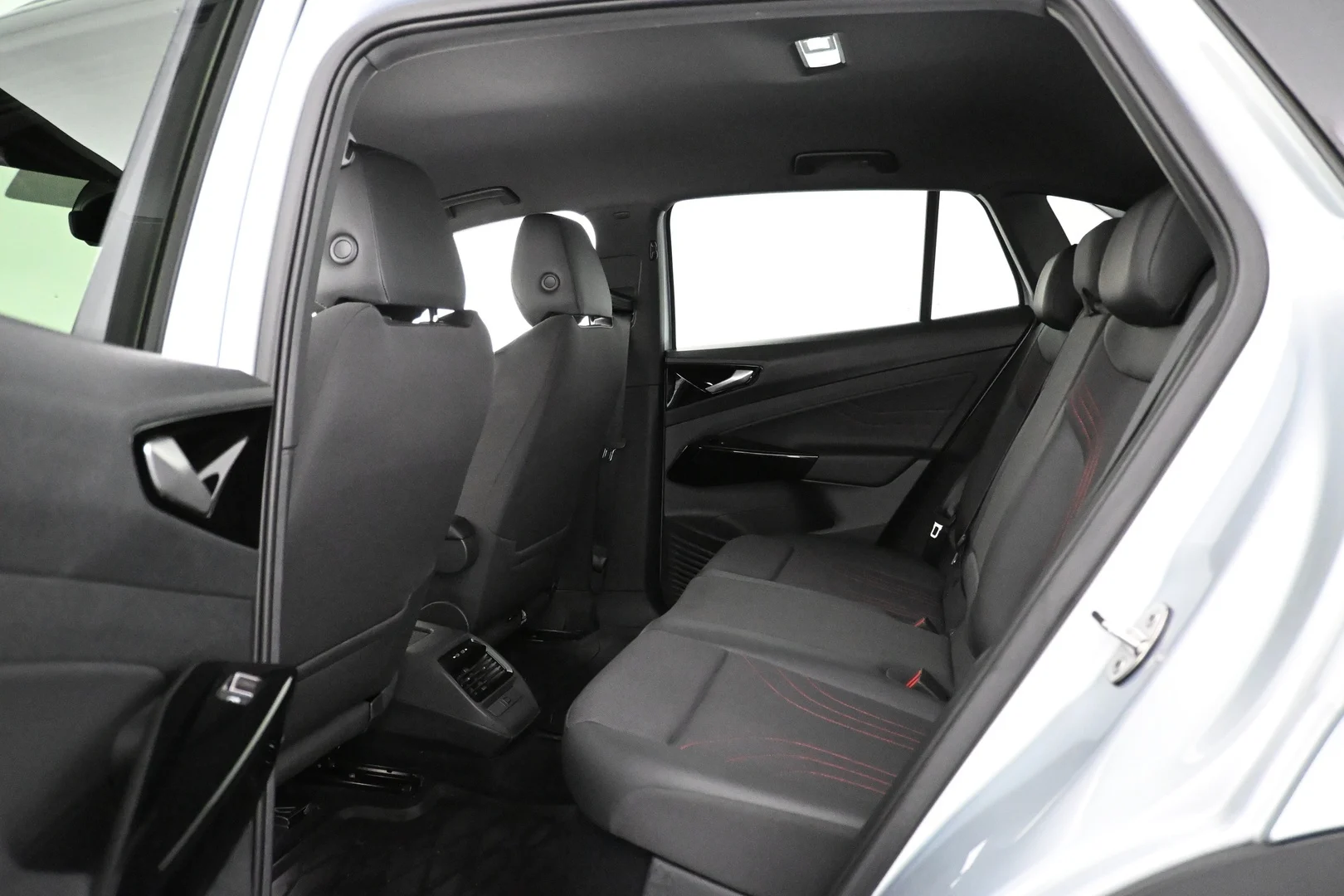 Car Image - 6QL8slahK0DDufe0LC897v
